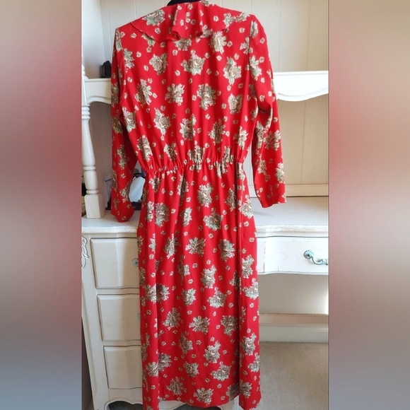 Mayson Grey Red and White Floral Maxi Dress with Pleated Ruffled Size 4 - Picture 3 of 3